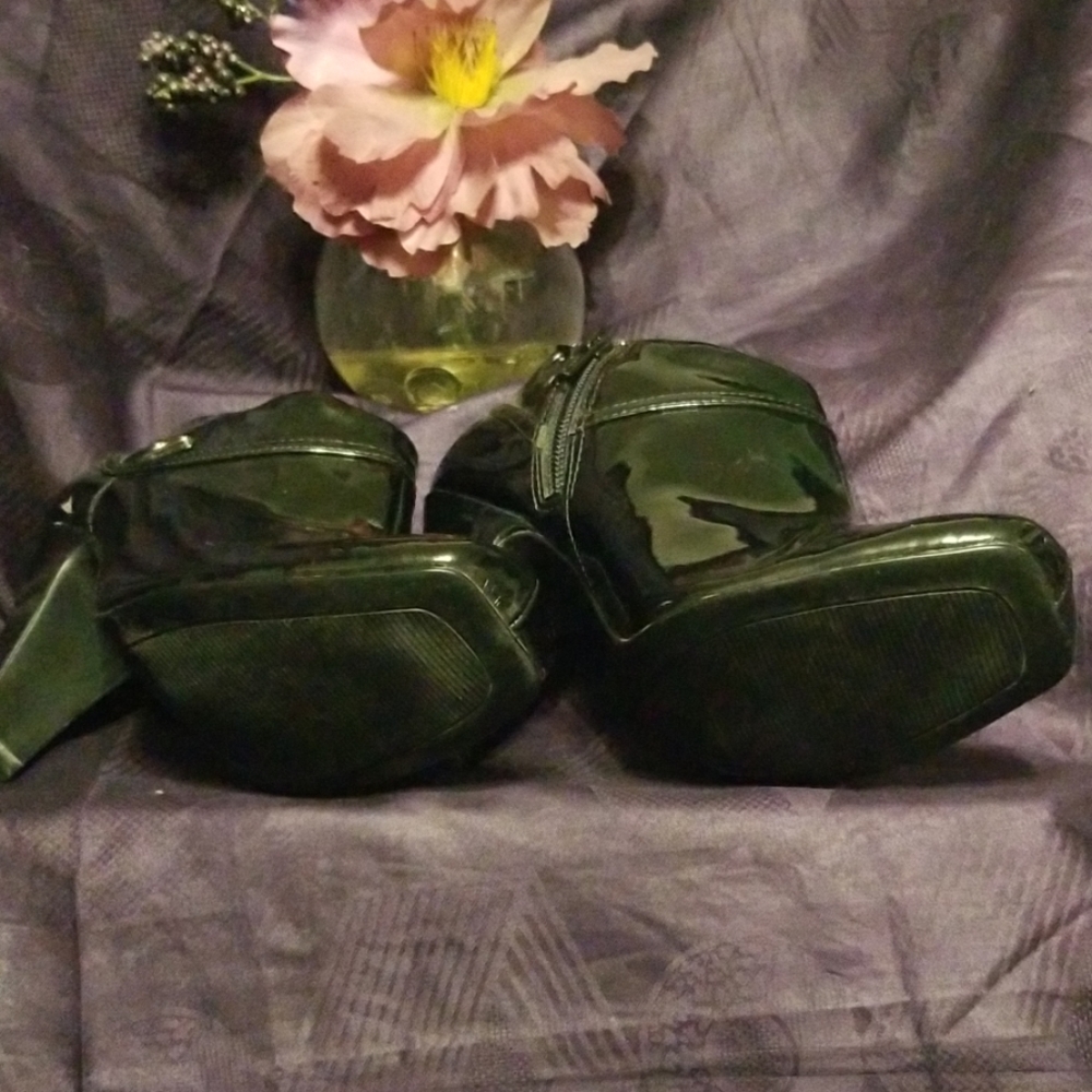 Booties - Picture 4 of 7